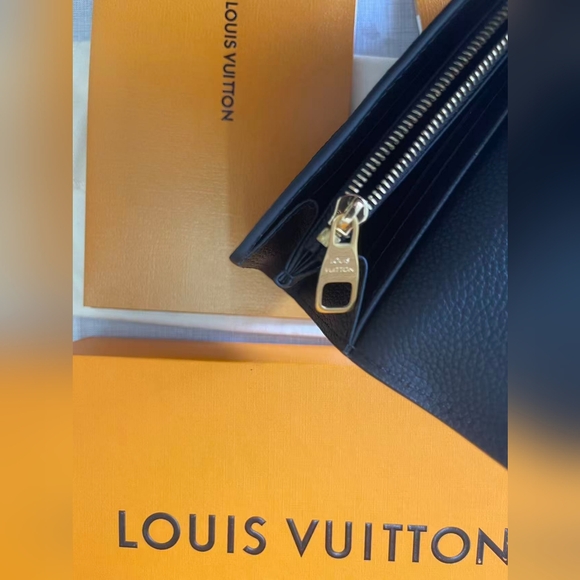 Louis Vuitton Monogram Empreinte Leather Sarah Wallet - Picture 7 of 11